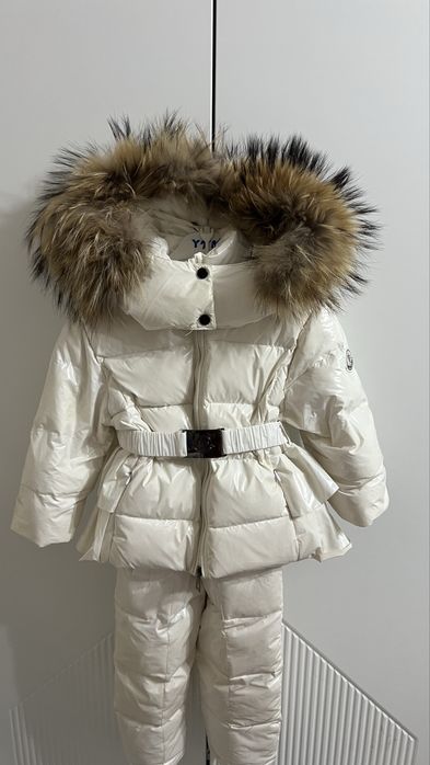 Продаю зимний комбенизон для девочки