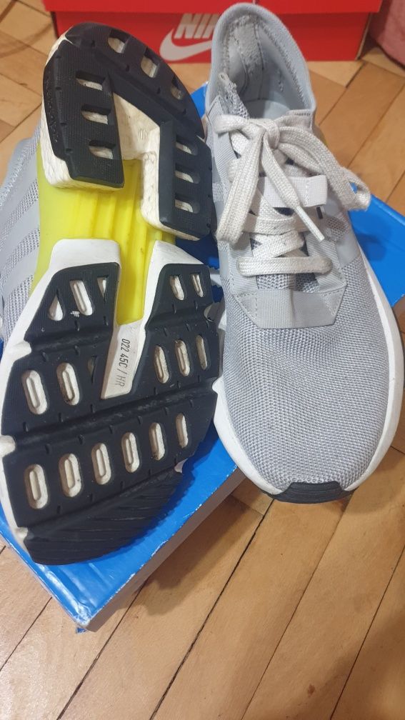 Маратонки Adidas -42н.