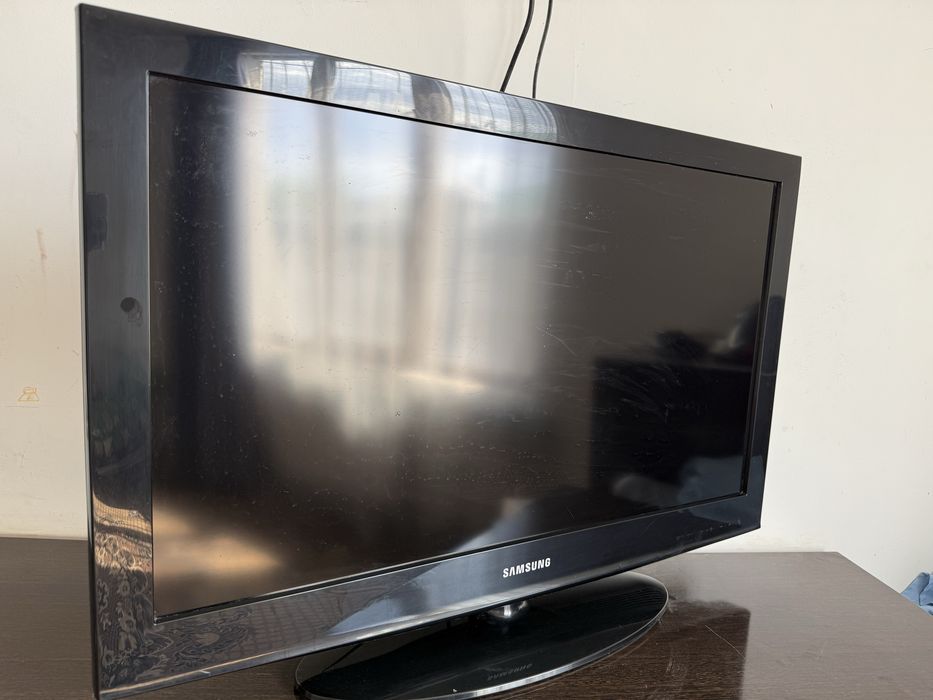 Телевизор samsung