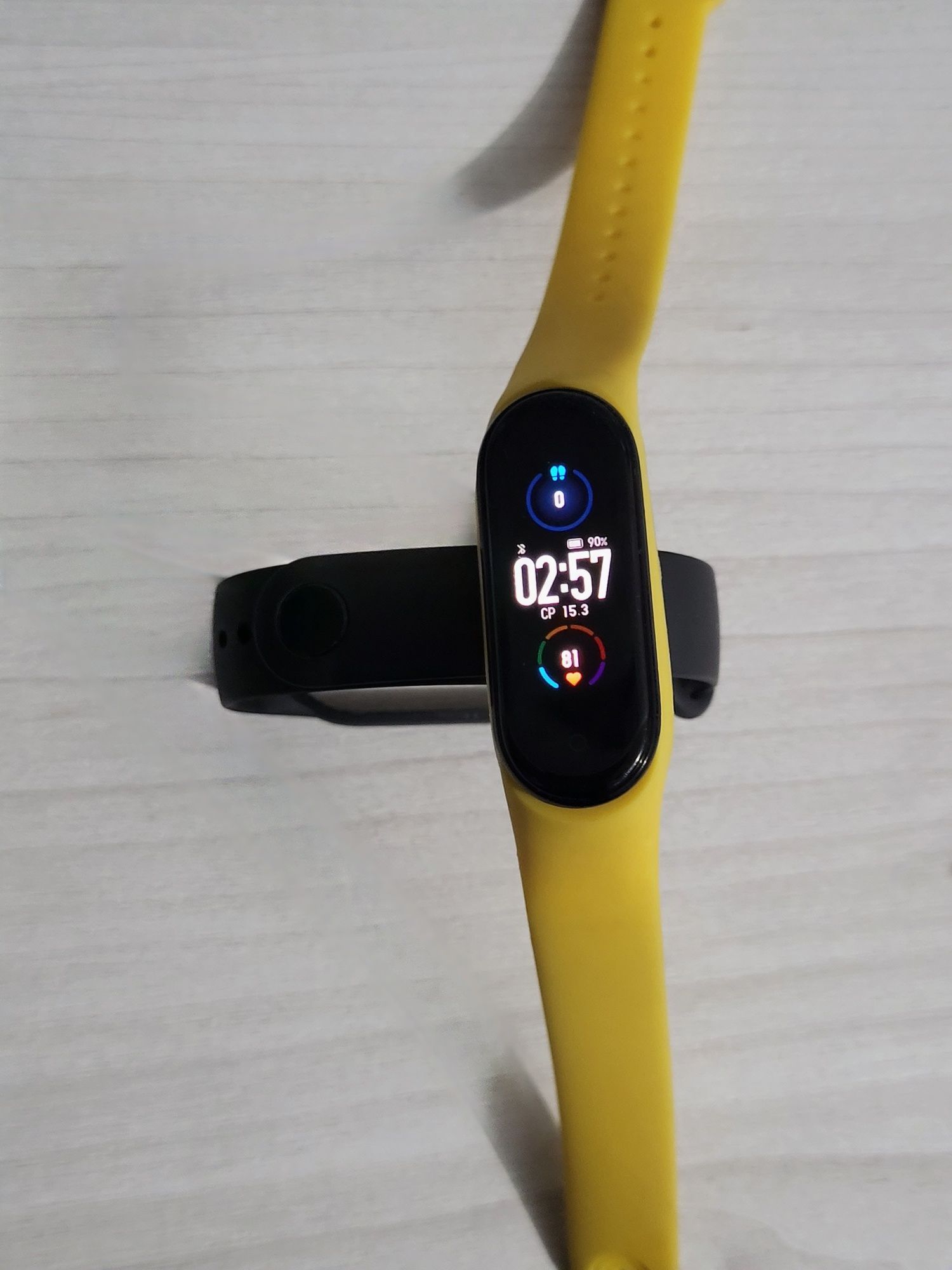 mi band 5 продам