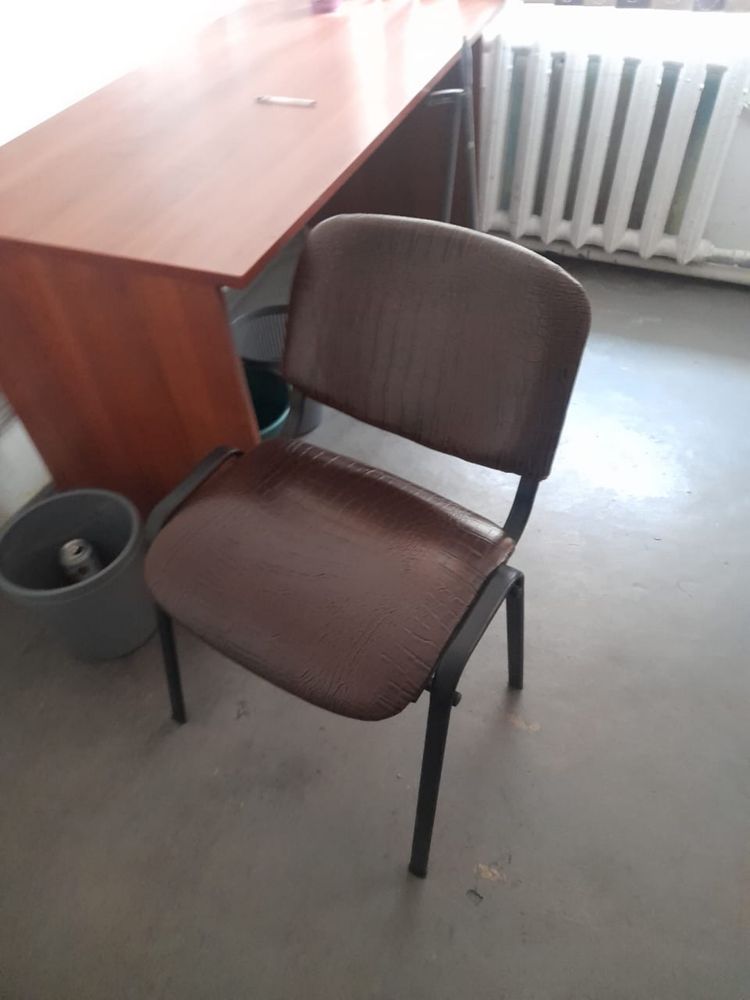 Стол для офиса и стулья