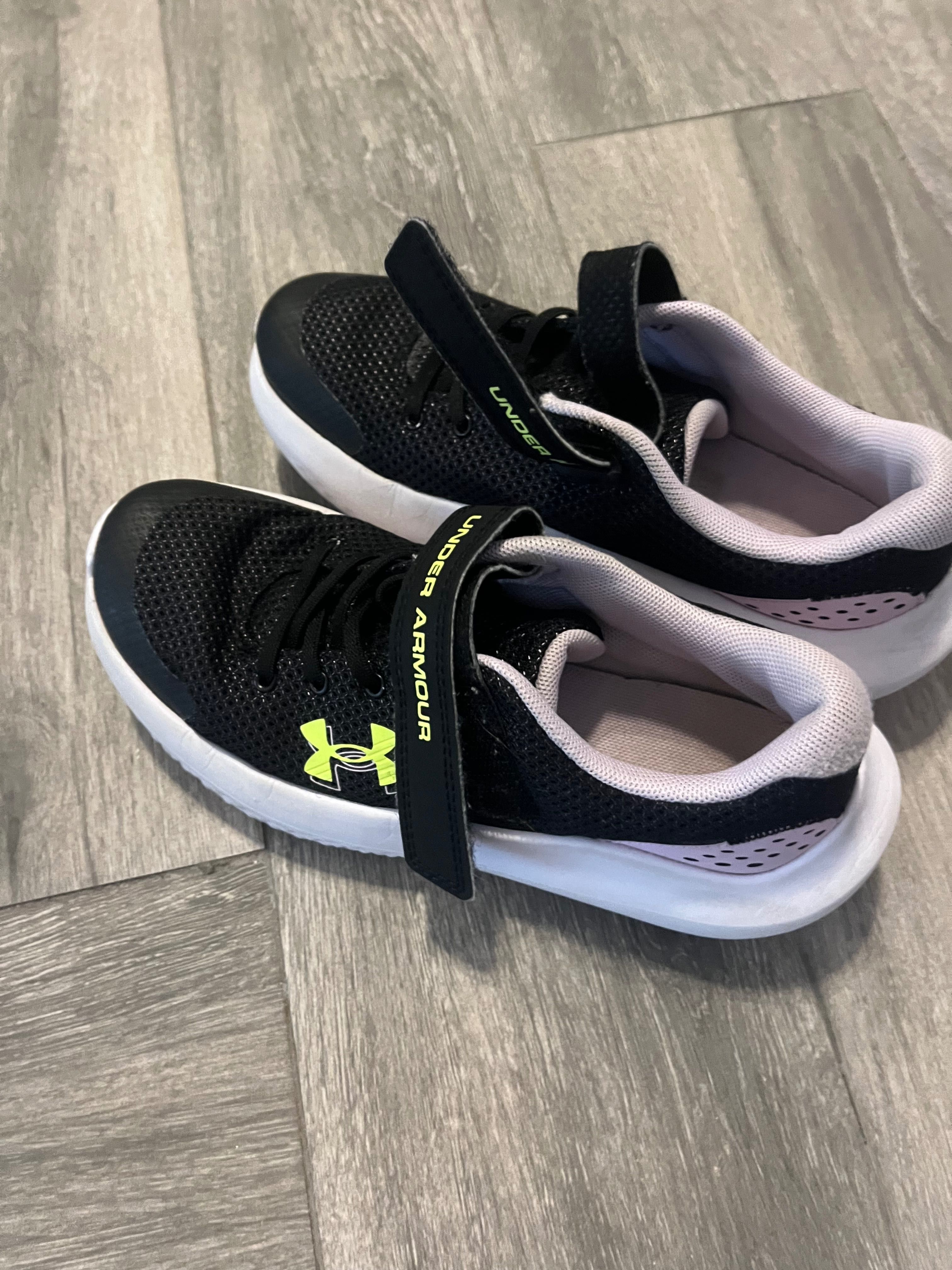 Маратонки under armour