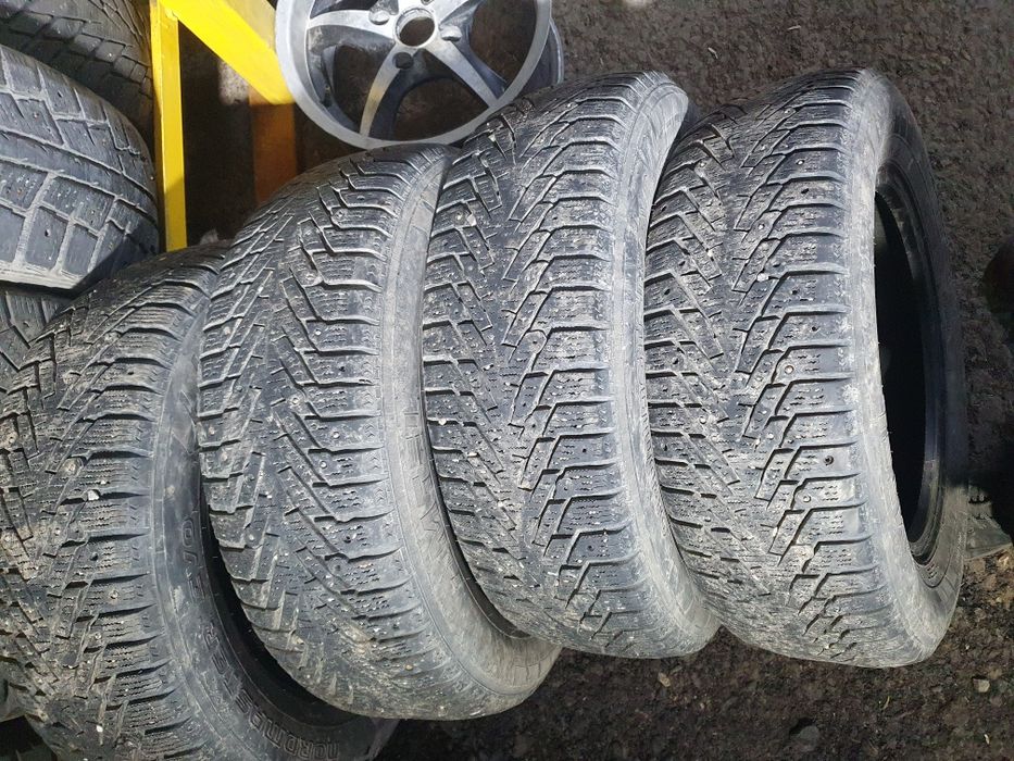 Продаю зимние шины комплект