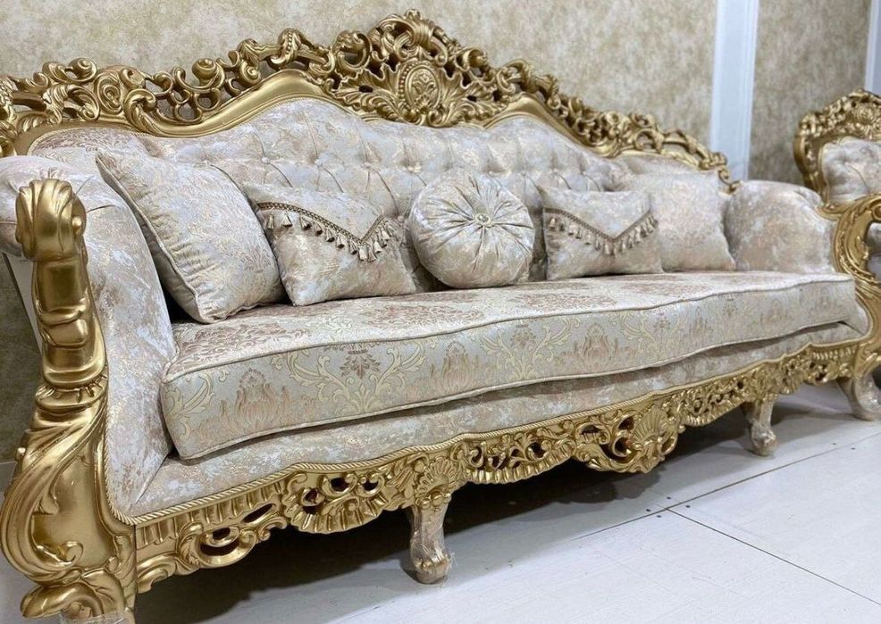 Диван в месте с креслами Продам