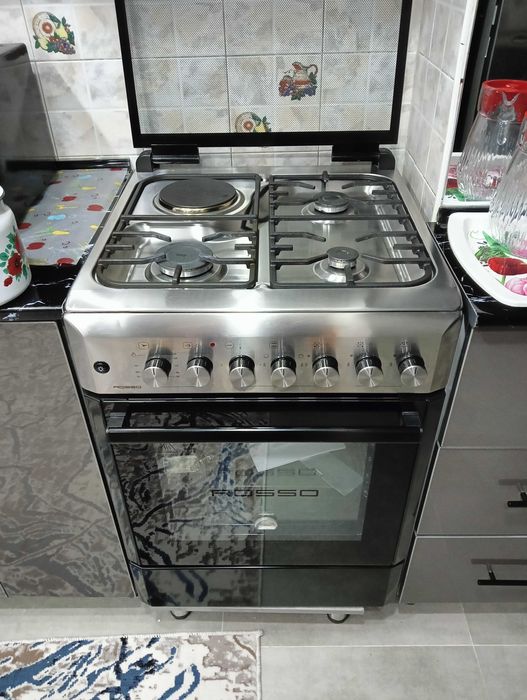 Продам газовая плита Rosso
