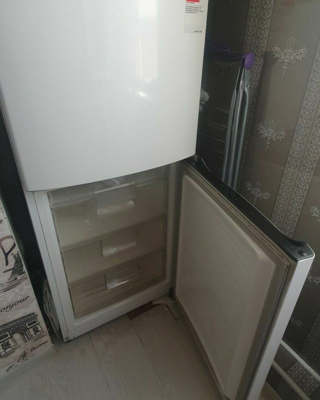Холодильник LG большой купила в 2019 году новый на Малике