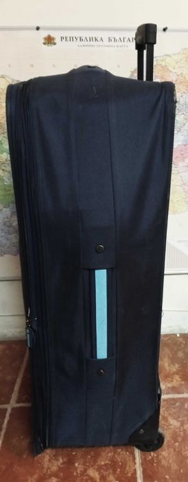Куфар голям с дръжка на колела