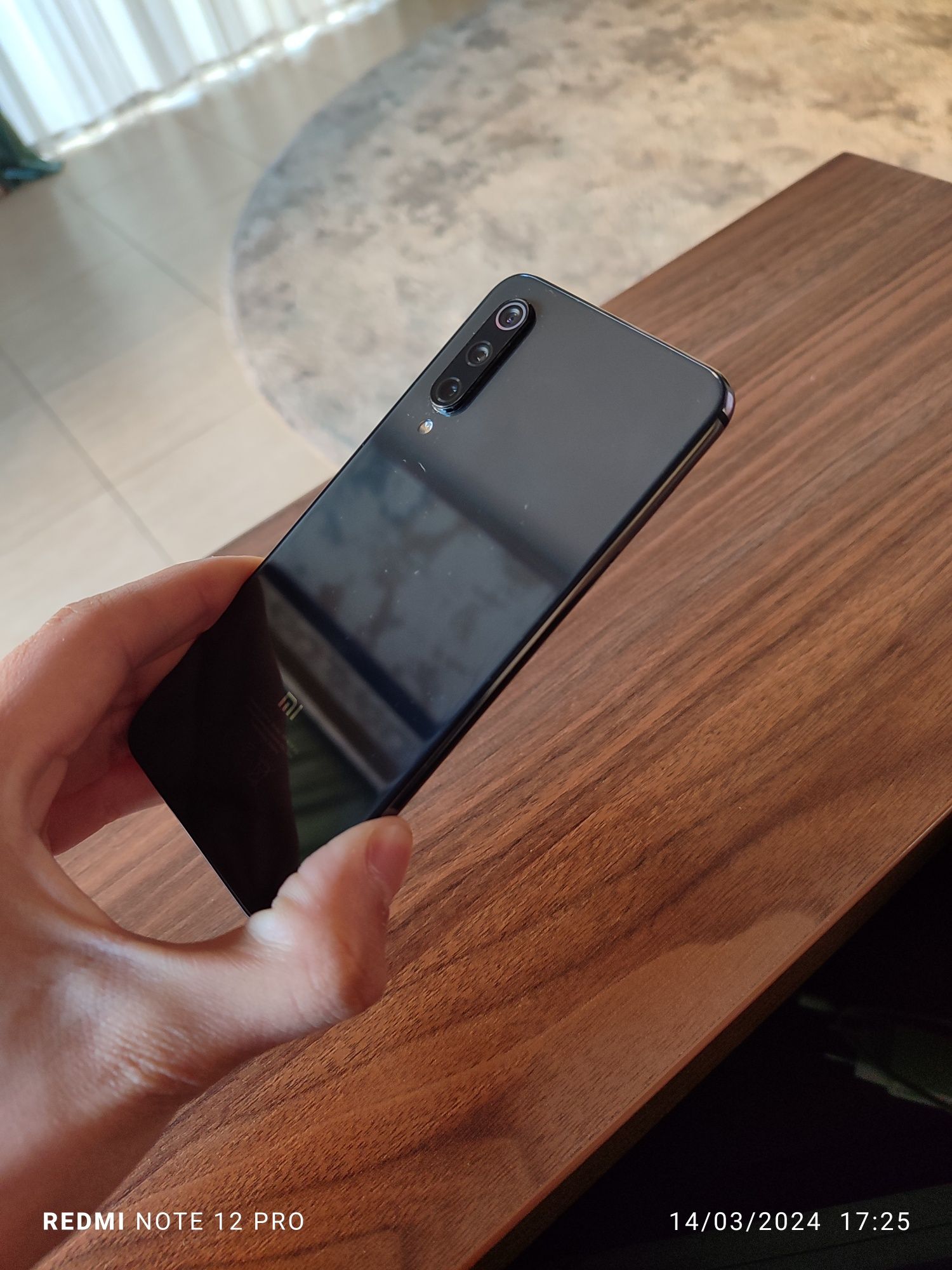 Redmi 9 Se. Telefon tiniq