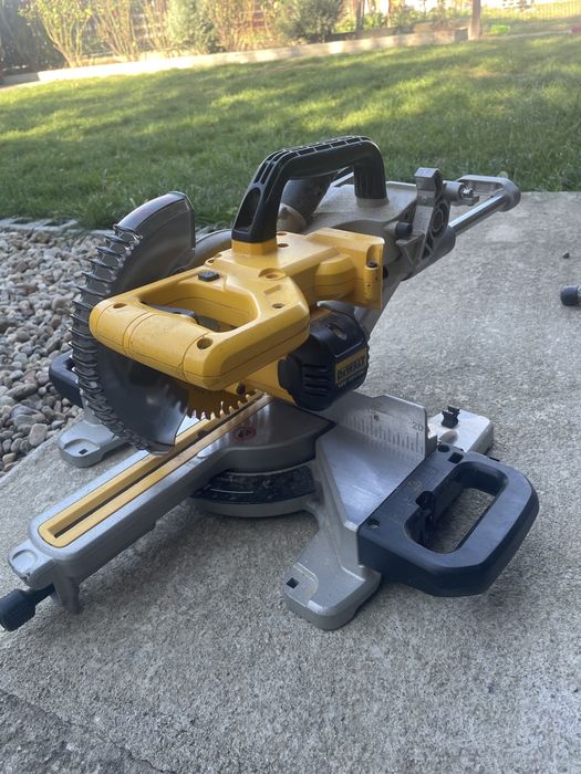 Circular DEWALT pe acumulator