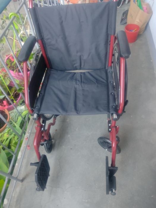 Cărucior cu roti pt invalizi
