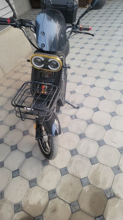 Скутер сотиладии