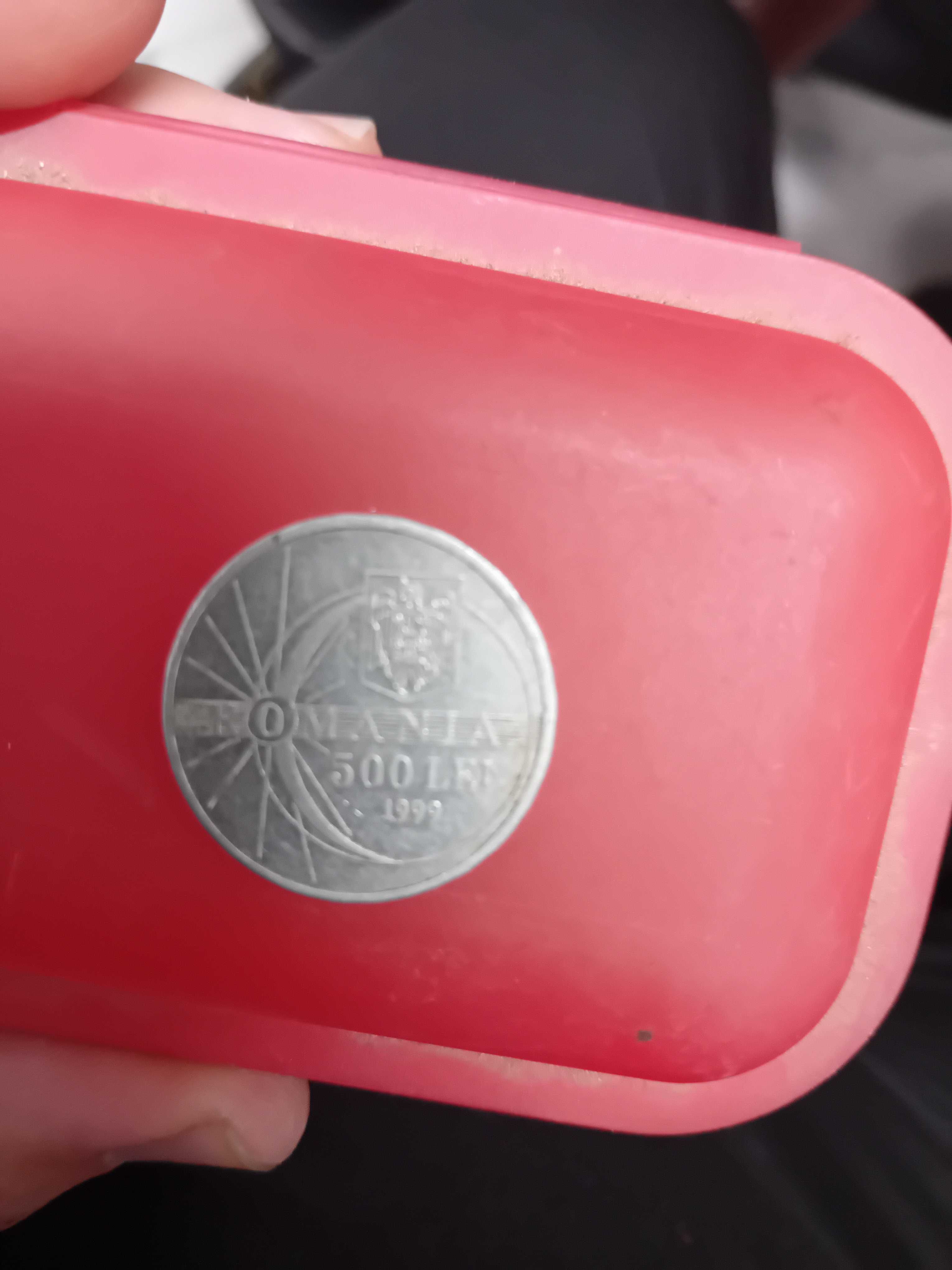 Moneda veche de 500 de lei din anul 1999 cu eclipsa totala de soare
