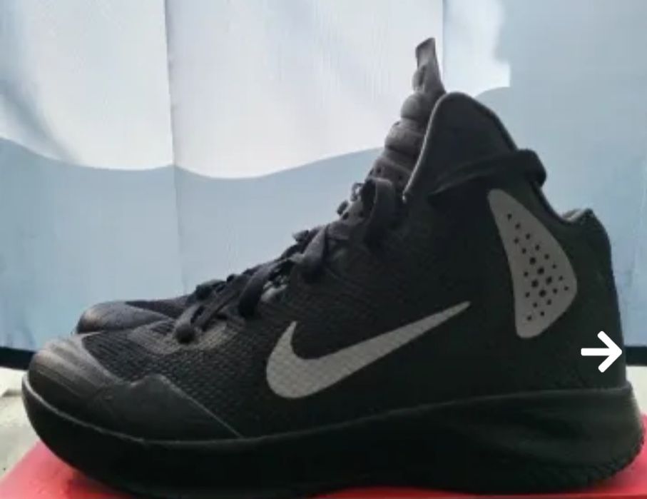 Маратонки NIKE-43 номер.