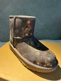 Vand Ugg marimea 31