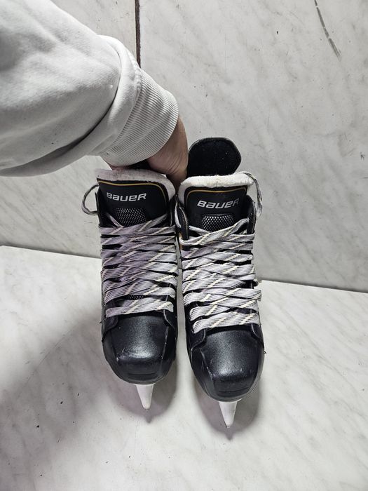 Patine 33 hochei hockey Bauer Supreme One.5 marime 35  ( 22  cm)