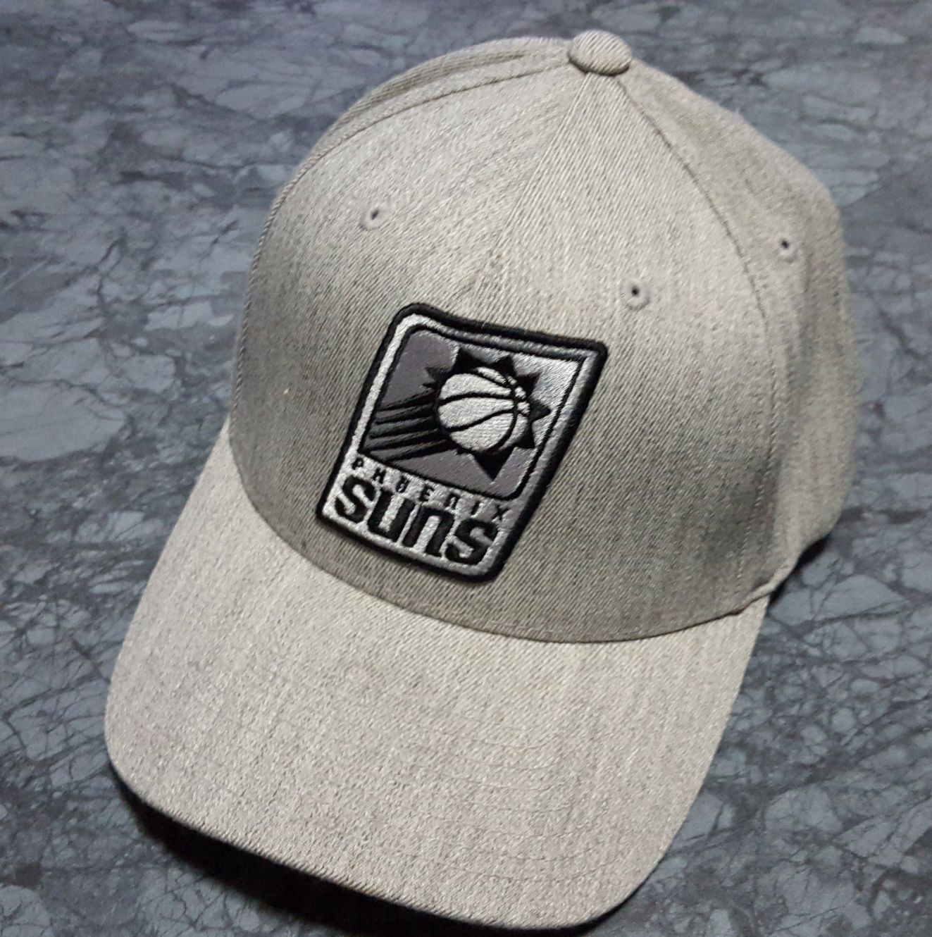 Шапки на Phoenix Suns и New Jersey  Devils