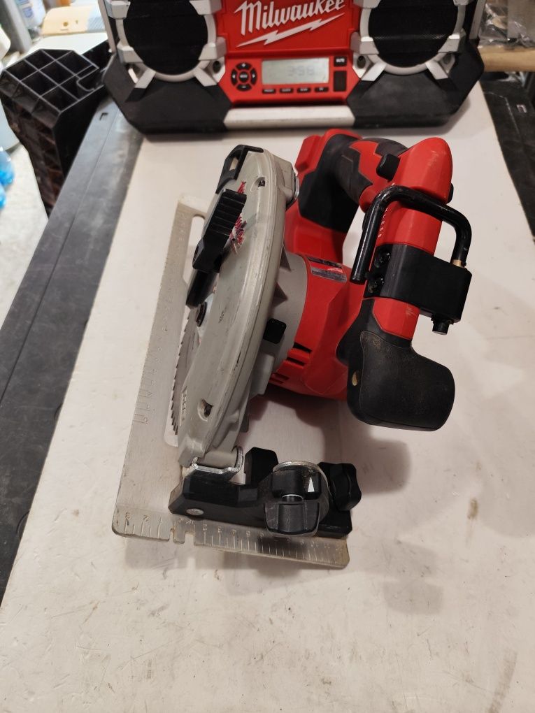 Безчетков акумулаторен ръчен циркуляр Милуоки Milwaukee M18 BLCS66