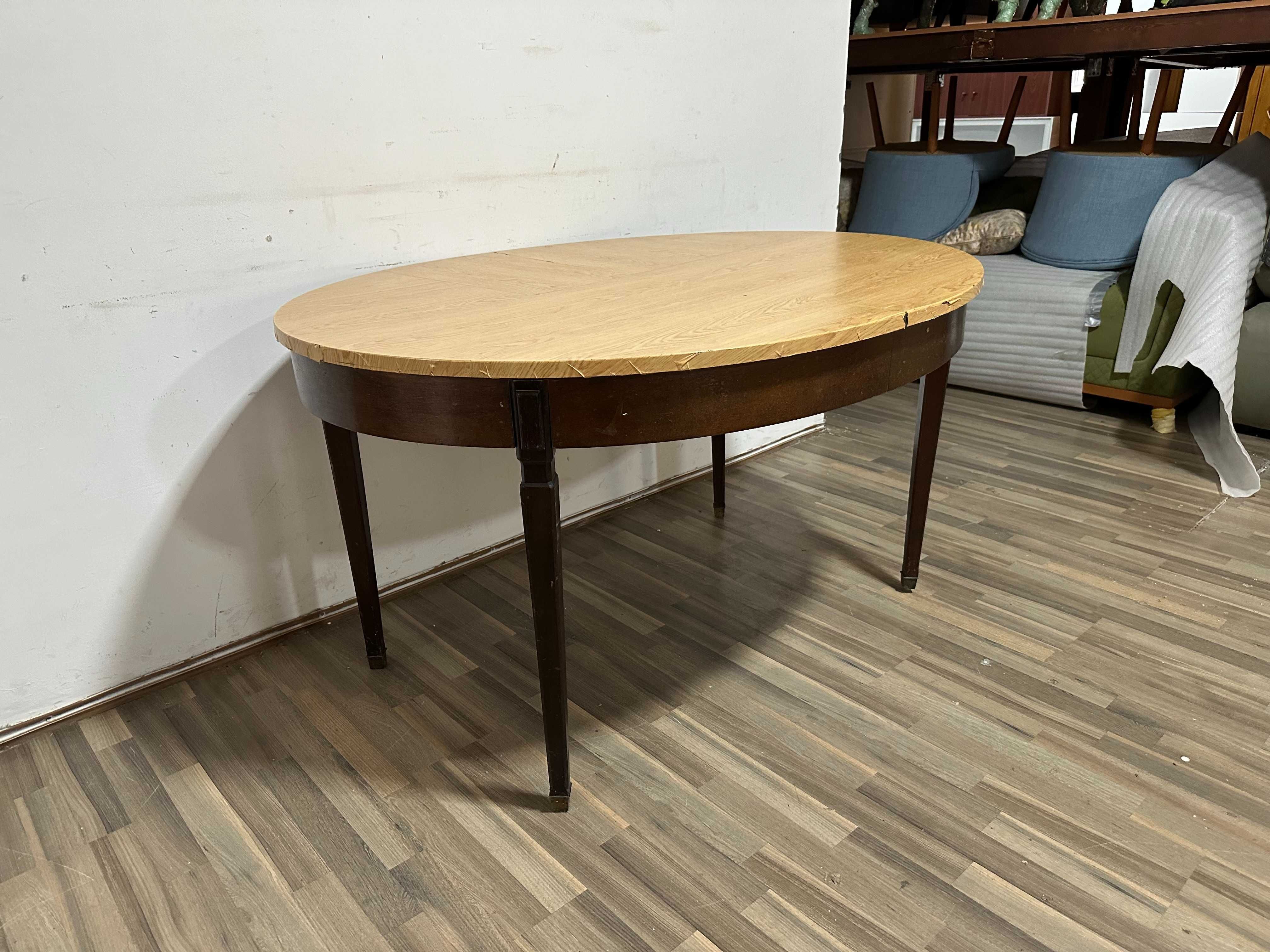 Masa Vintage cu blat oval; Masa cu blat 137x107 cm