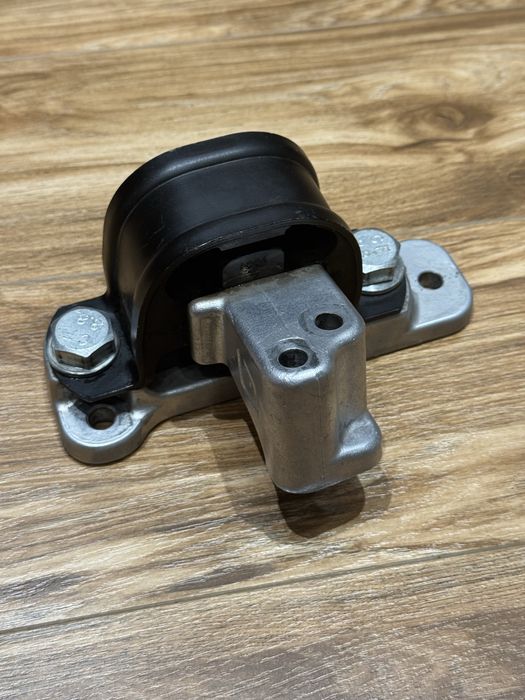 Усиленная подушка двигателя LADA Vesta 1.8