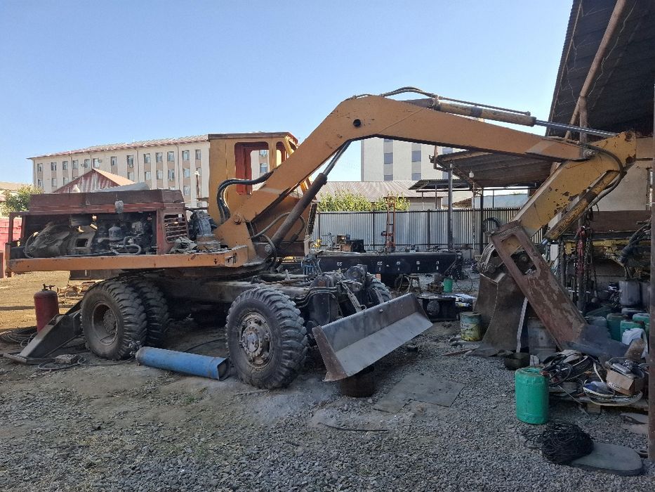 Продам экскаватор ЭО 3326  после капитального ремонта .