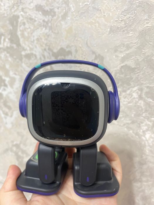 Эмо (Emo) робот с искусственным интеллектом