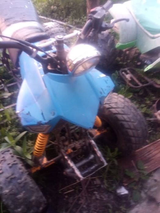 Vand 2 atv-uri pentru reparat sau pentru piese