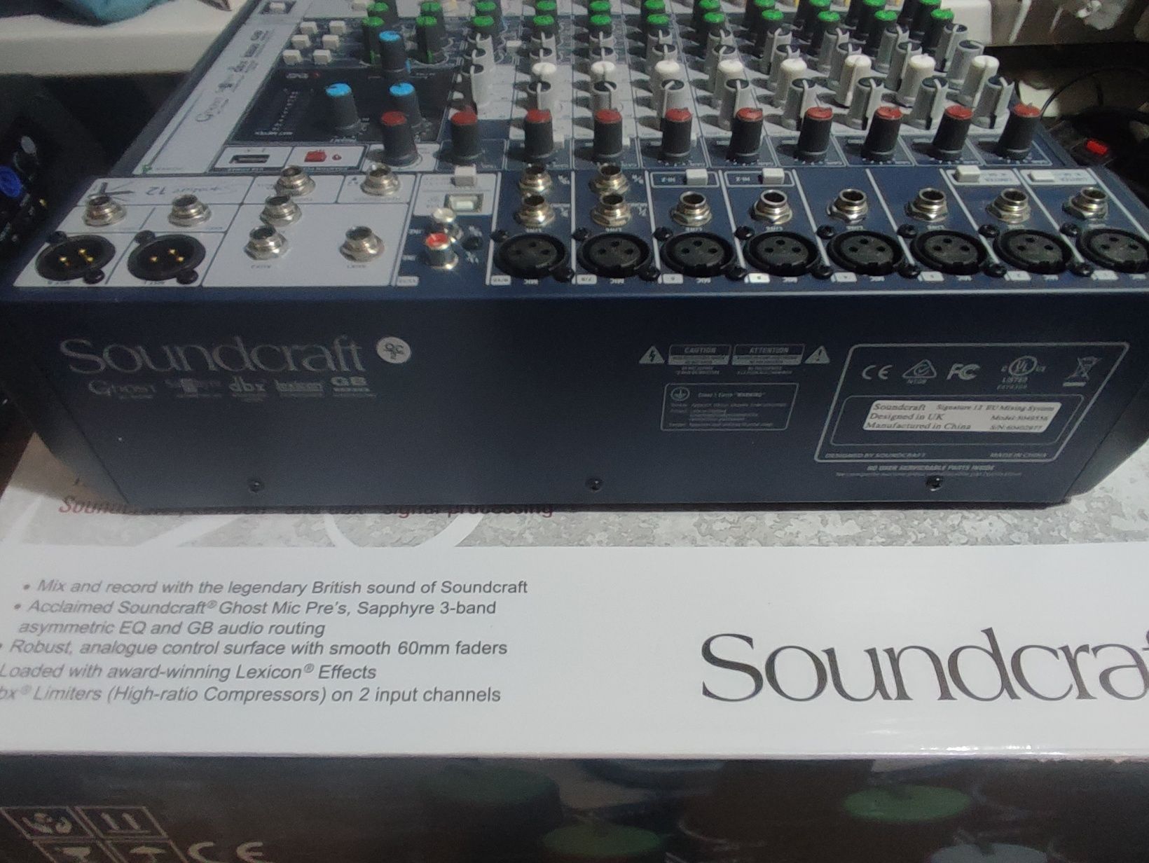 Микшерный пульт Soundcraft Signature 12