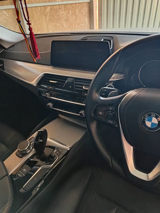 Vînd bmv 530 D XDRIVE