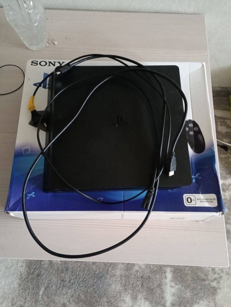Sony playstation 4slim