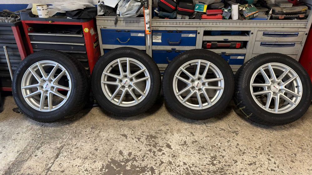 Jante Ford Kuga  235 55 17 iarna Nokian DOT 2424 Volvo