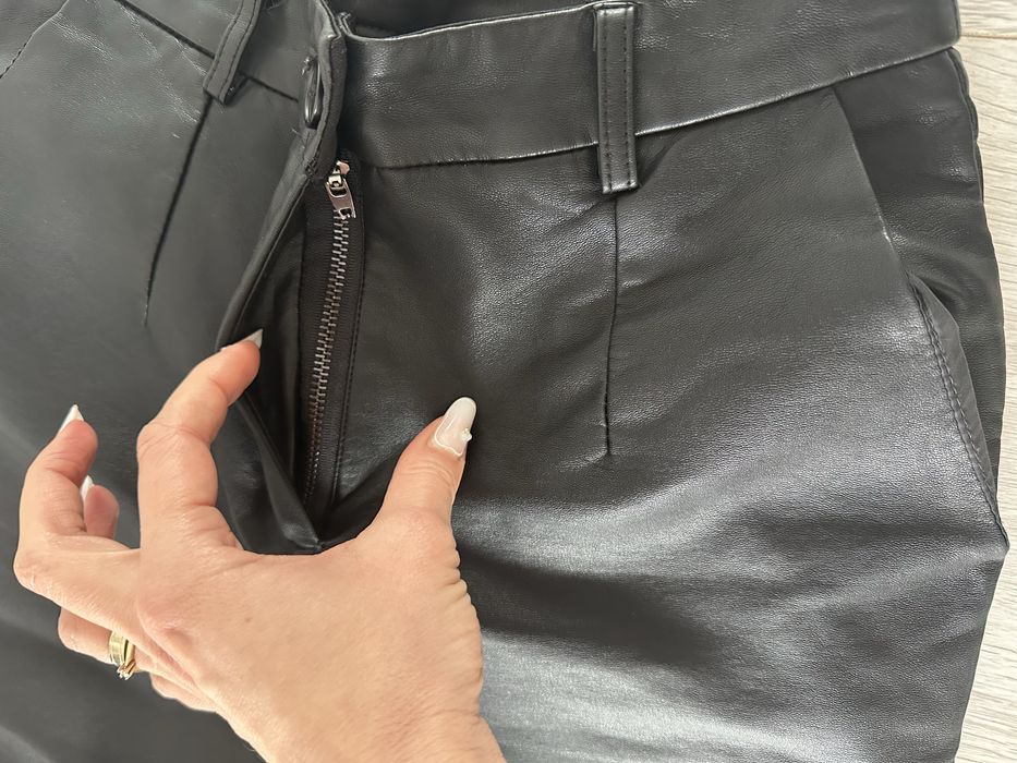 Pantaloni imitatie piele