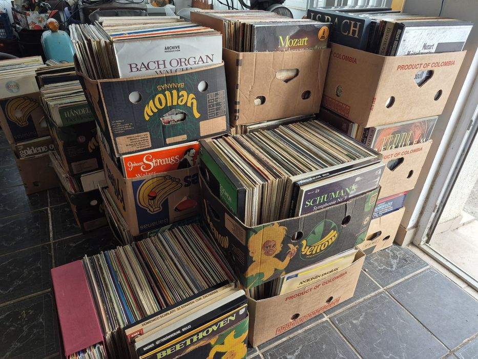 Lot 150lp Discuri Vinil cu muzică clasică mixta 

Artiști:

- Franz