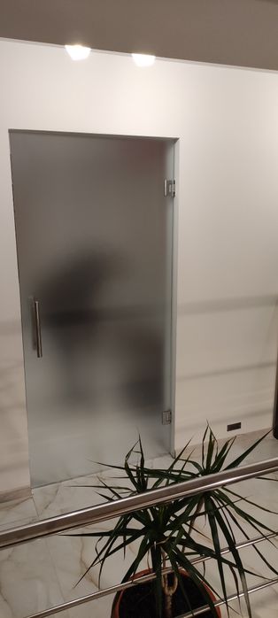 Usi din sticla glisante si batante, cabine de dus, paravane wolk-in