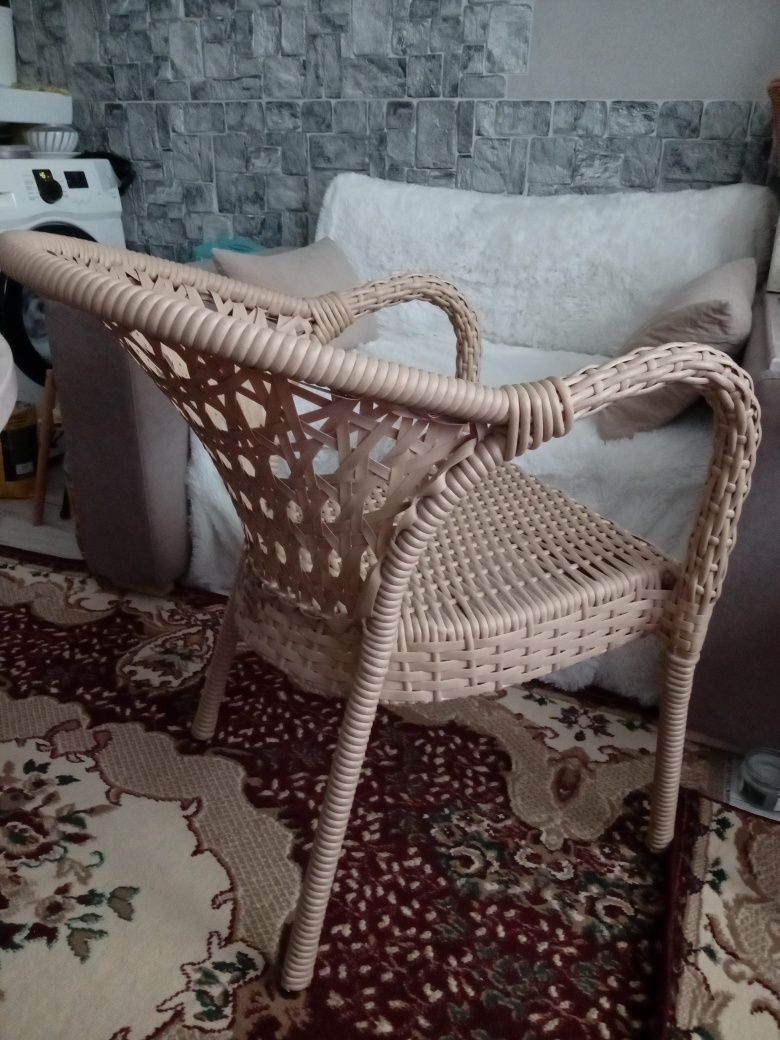 Продам кресло ротанг