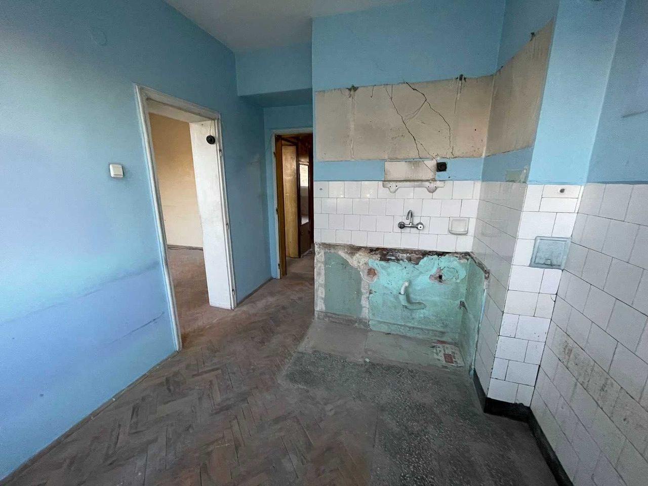 Продава се Четиристаен апартамент в Силистра, в.з. Юг - 130 кв.м за 593 €/кв.м - Снимка #9