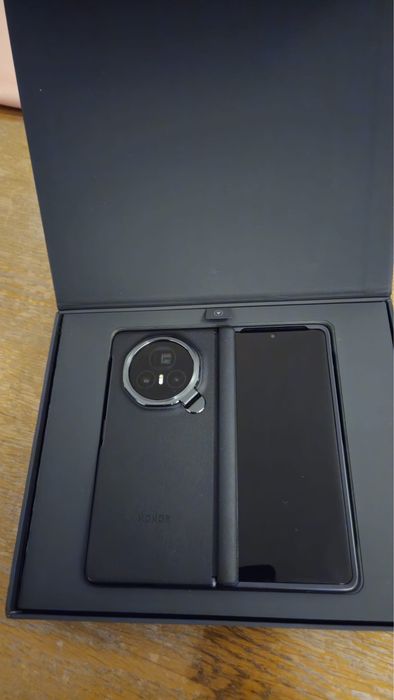 Vand honor magic v3. 12/512 cu garantie inca 2 ani ,folosit cateva zil