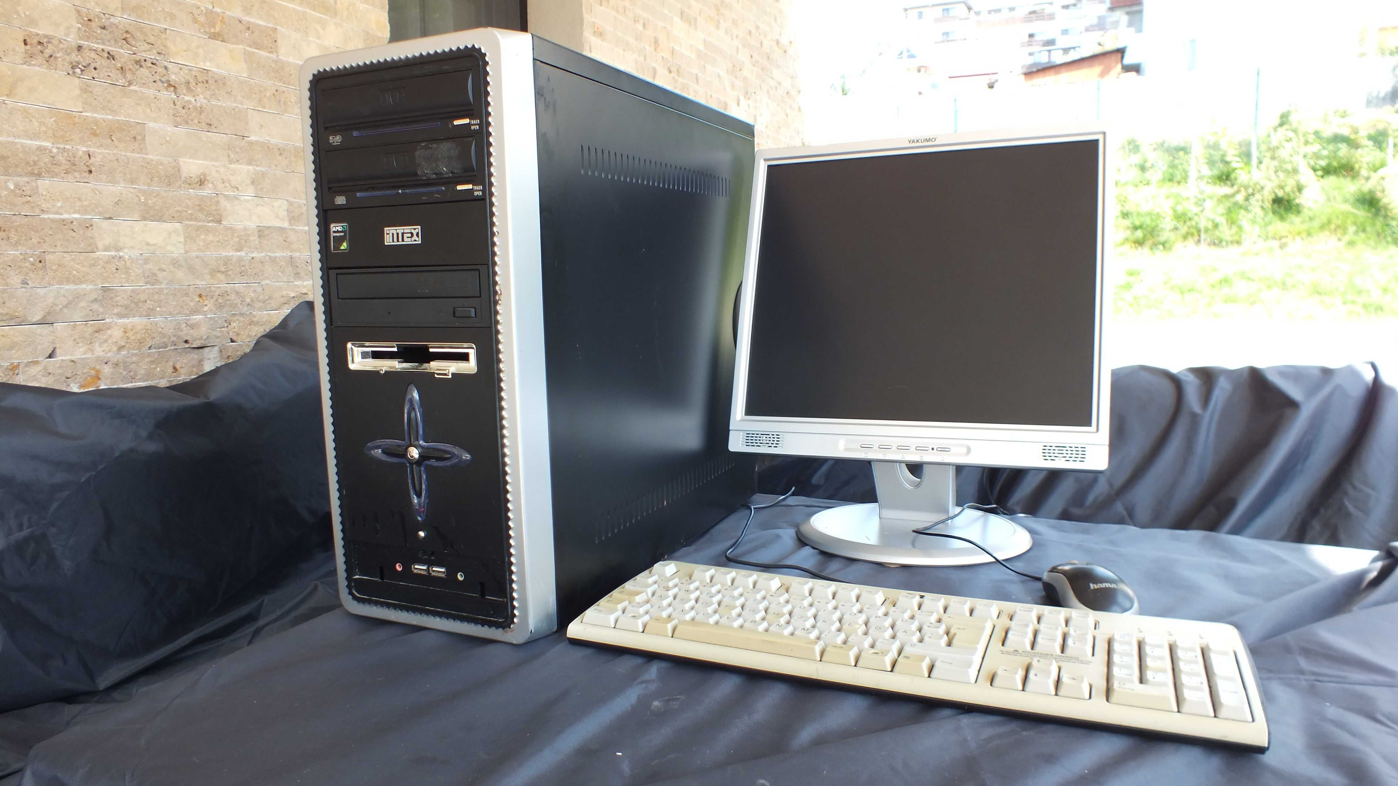 Sistem PC complet, AMD Sempron 2,2 Ghz, 2GB RAM, monitor Yakumo TFT 17