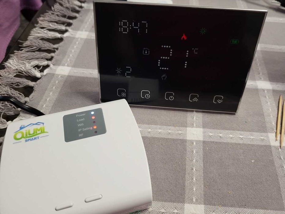 Termostat  ARISTON Cube wireless  si termostat smart cu acces internet