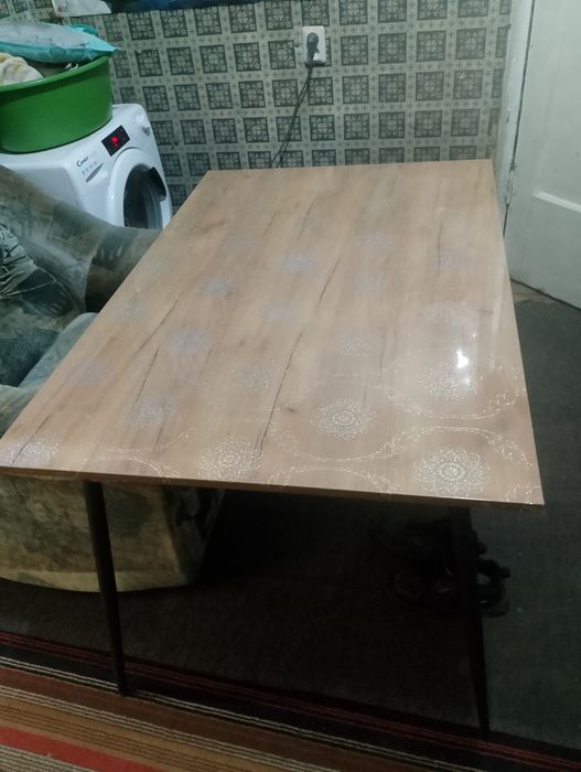 Продам стол  самовывоз