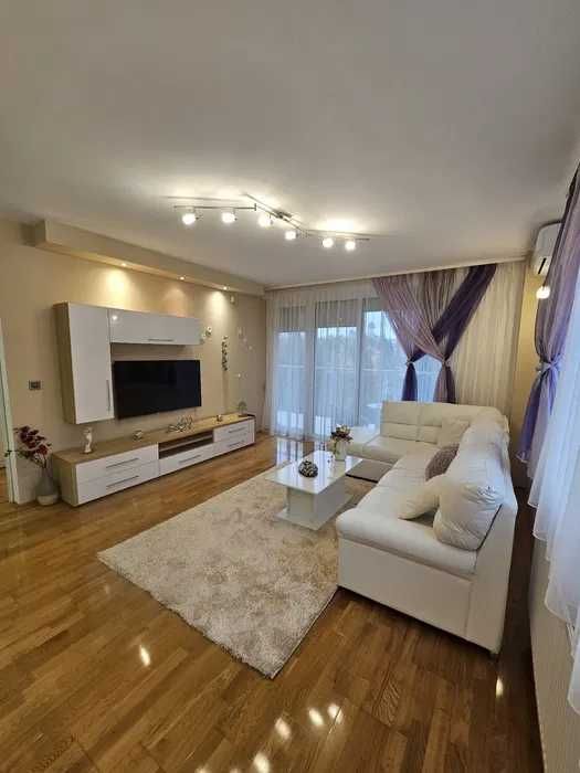 INCHIRIEZ apartament in regim hotelier, cartier rezidential ARED UTA