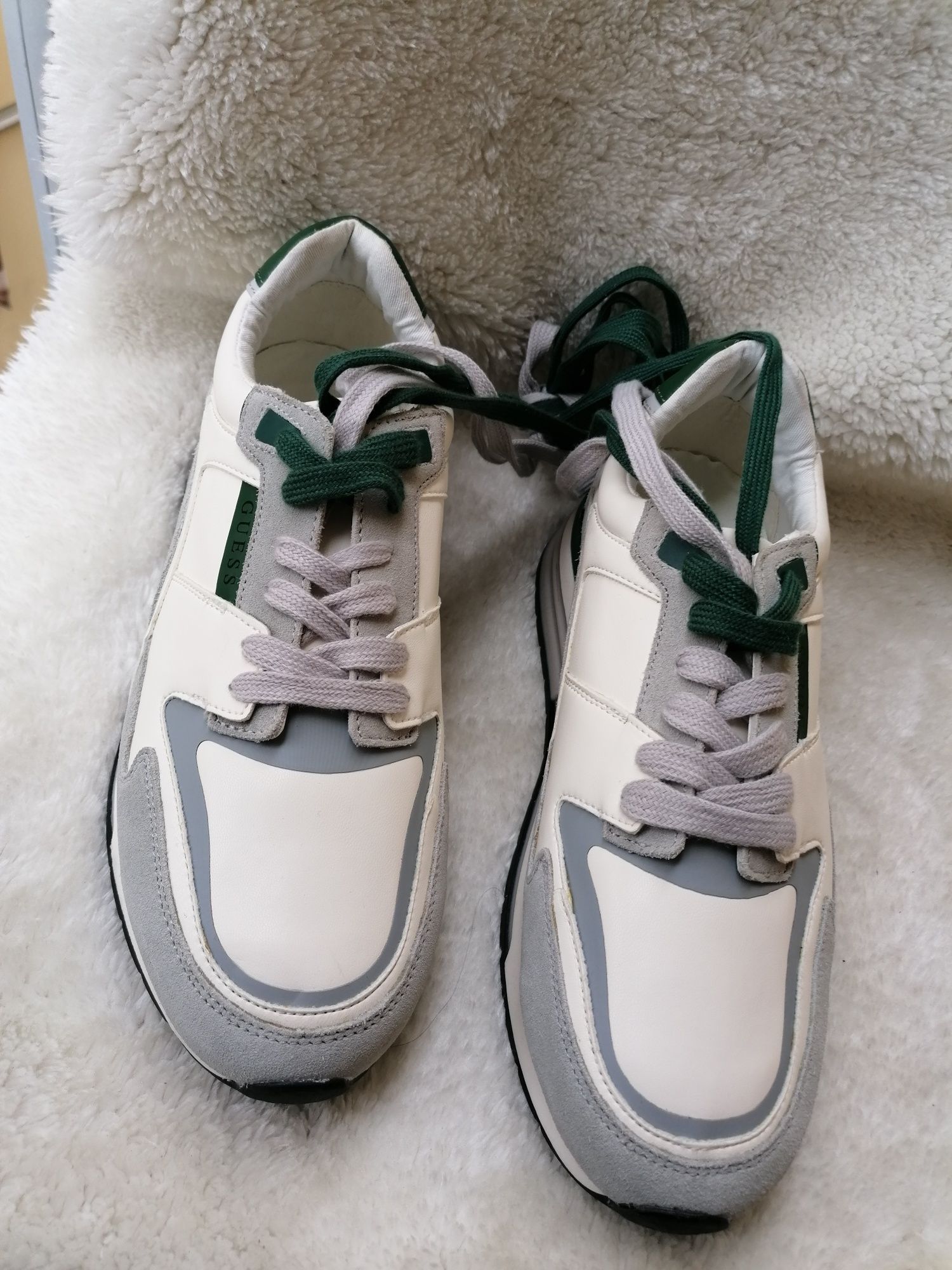 Adidași guess originali