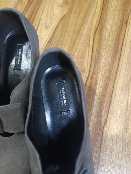 Yangi tufli sotiladi