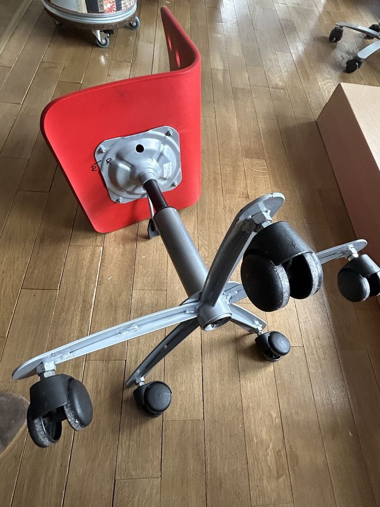 Scaune de birou pt copii tip Ikea