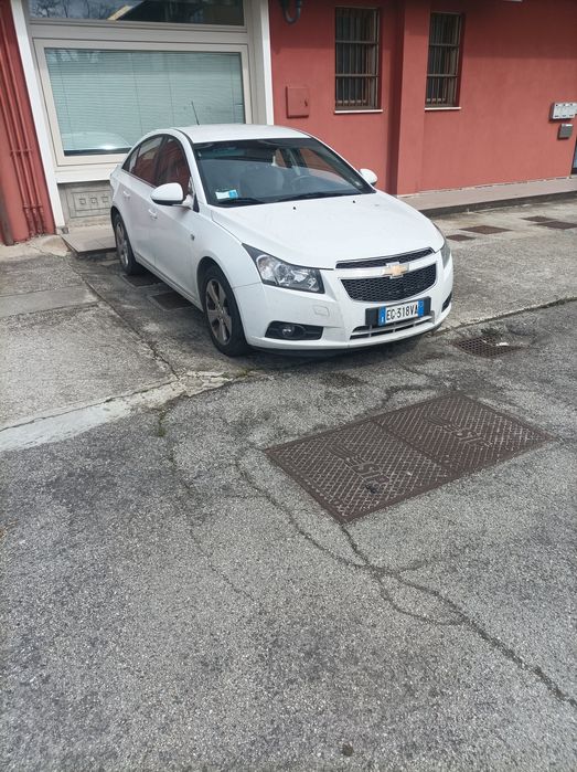 Vānd CHEVROLET CRUZE în stare bunā de functionare