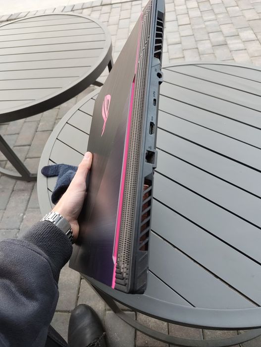 Laptop Gaming Asus Rog Editie Limitata (CyberPunk) i7-10875h RTX2070