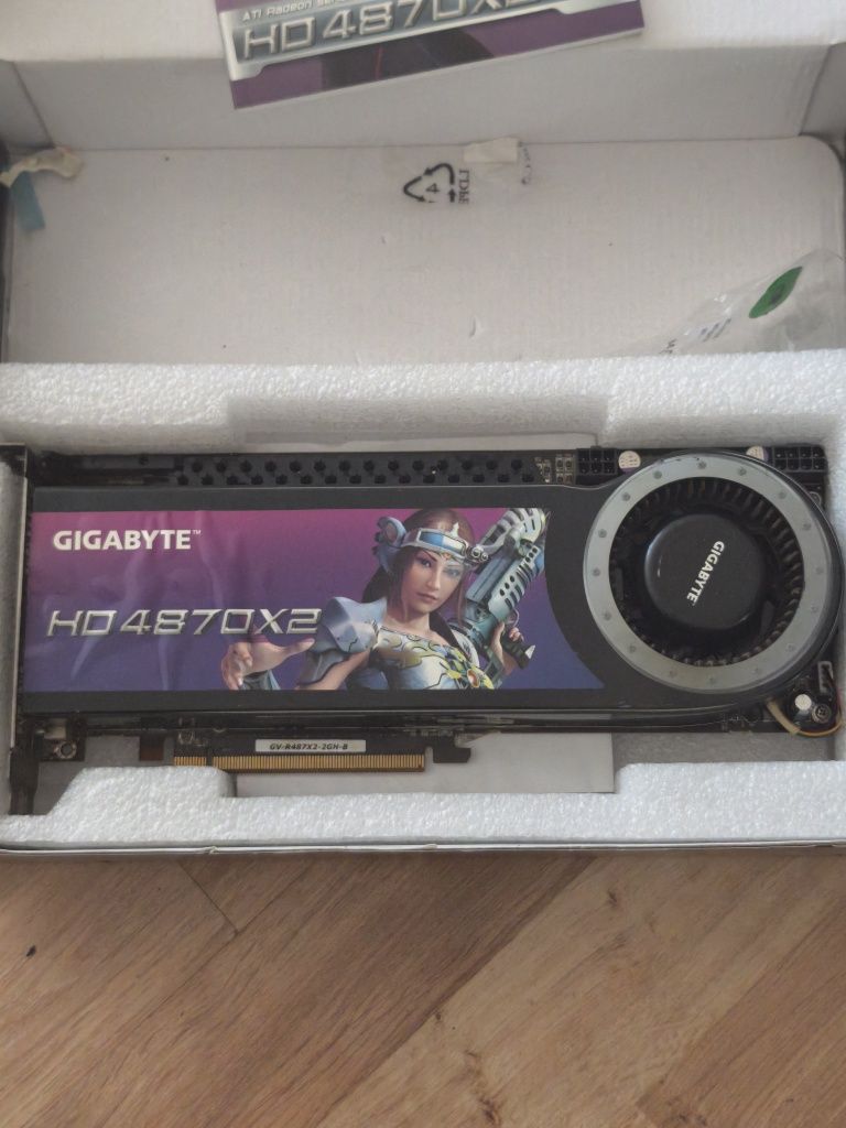 Видео карта GIGABYTE