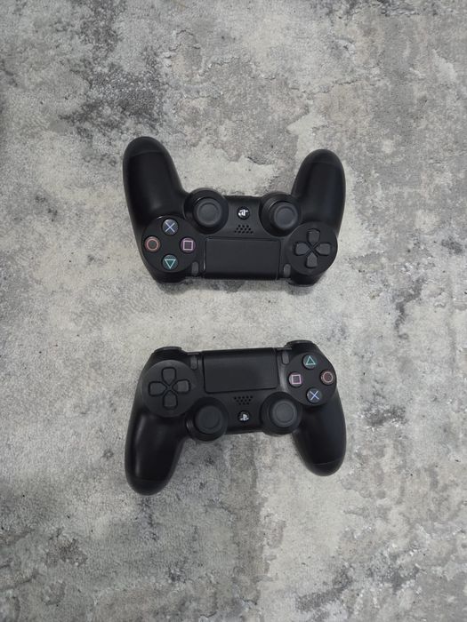 Playstation 4 pro 1 tb.