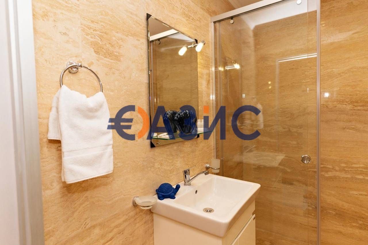 Продава се Хотел в к.к. Слънчев бряг - 8000 кв.м за 688 €/кв.м - Снимка #7