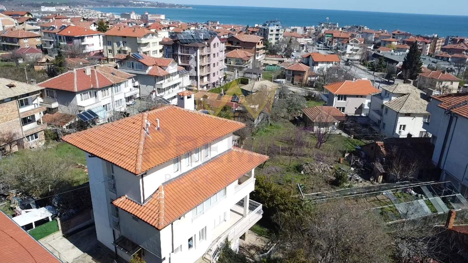 Къща в Бургас, област-гр.Обзор площ 277 цена 268000