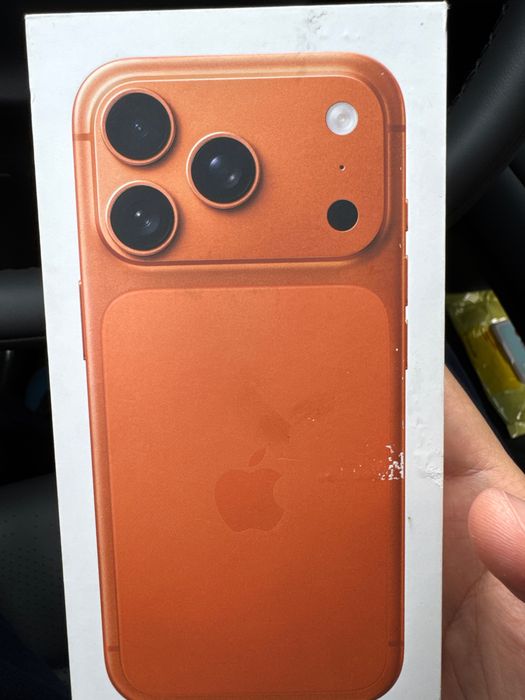 New iPhone 17 pro 1TRB !.